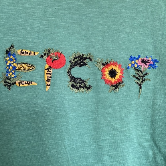 Disney Epcot Tshirt - Picture 2 of 5